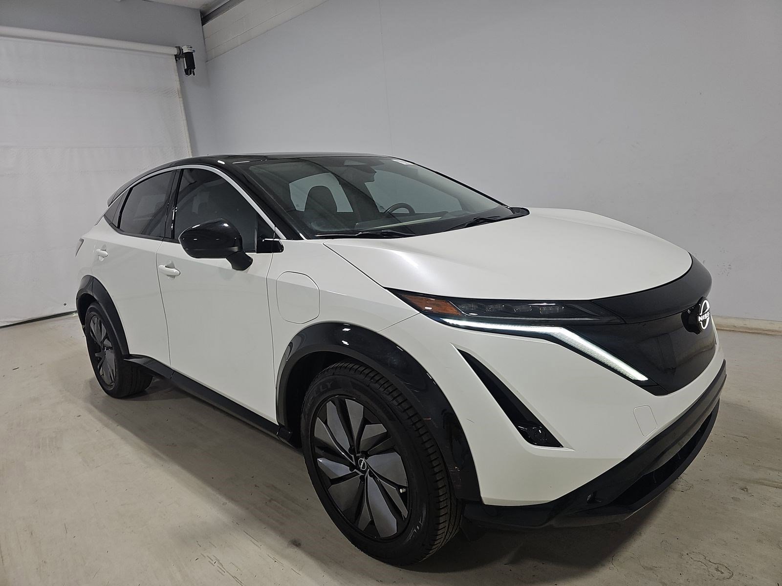 Used 2023 Nissan Ariya FWD image 4
