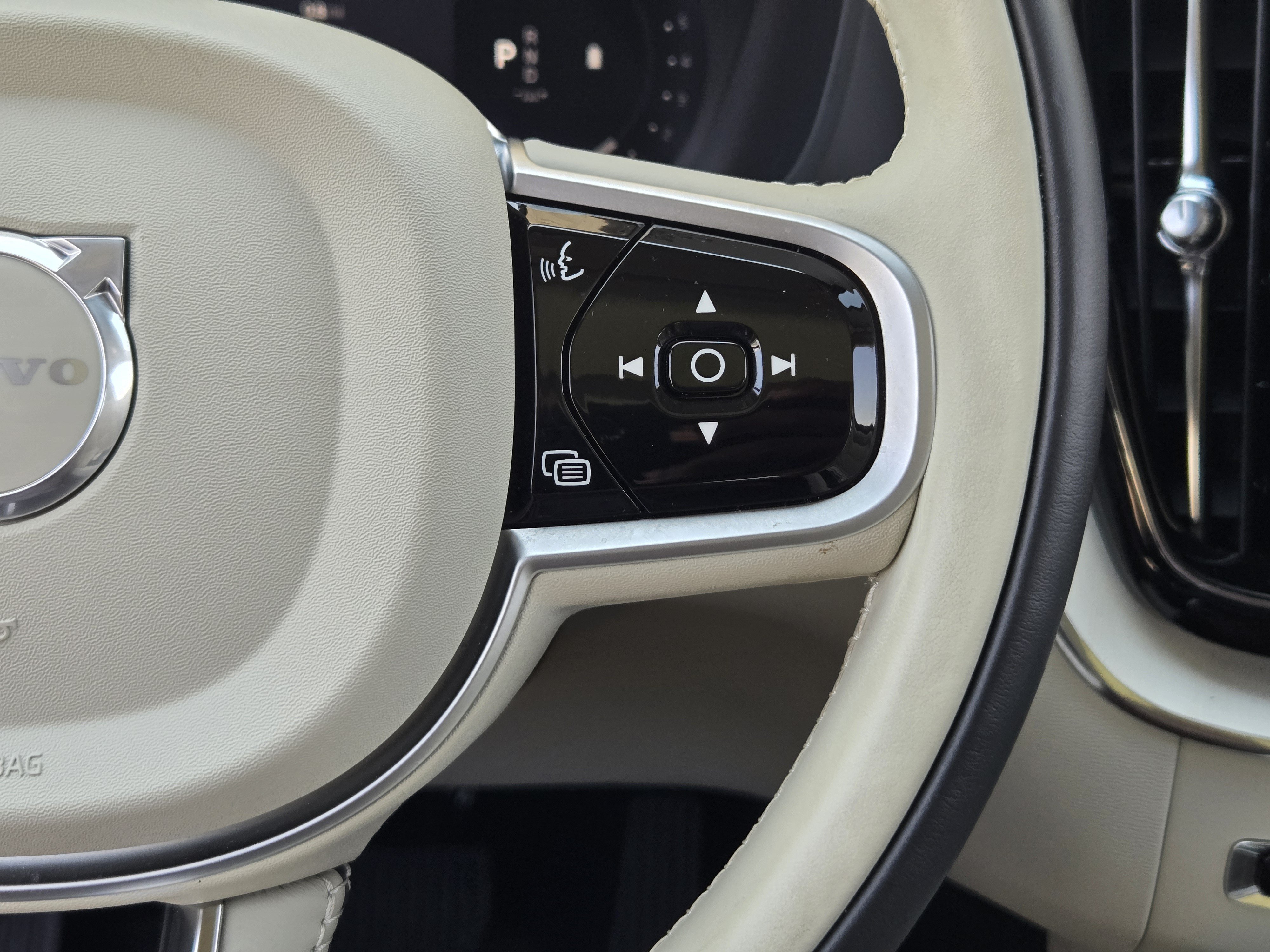 Certified 2026 Volvo XC60 B5 Ultra AWD/4WD image 39
