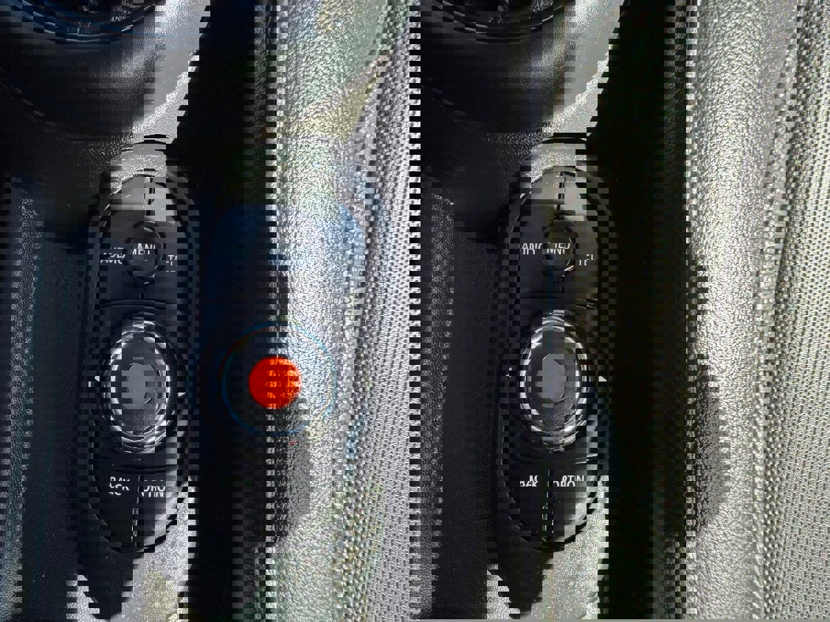 Used 2017 MINI Cooper 2-Door Hardtop image 20