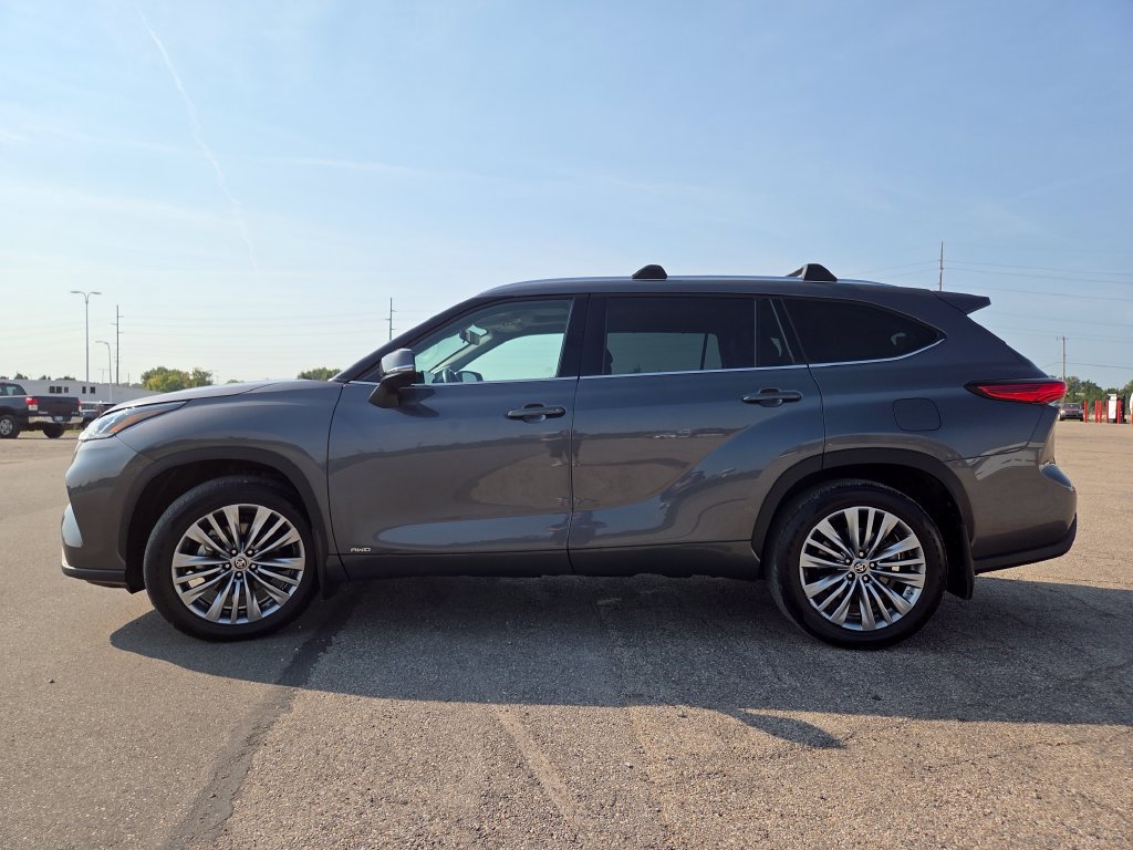 Used 2022 Toyota Highlander Platinum AWD/4WD image 24