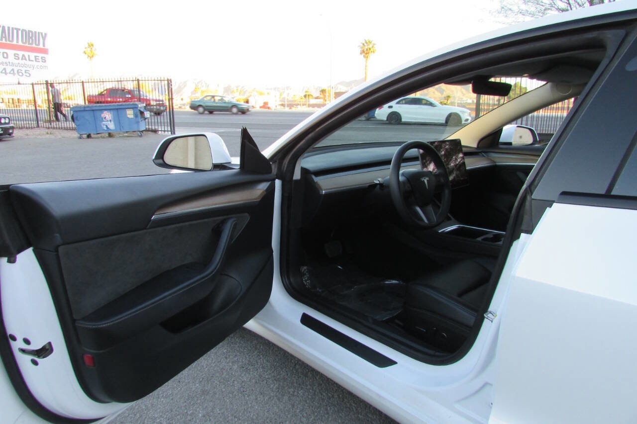 Used 2021 Tesla Model 3 Standard Range Plus image 15