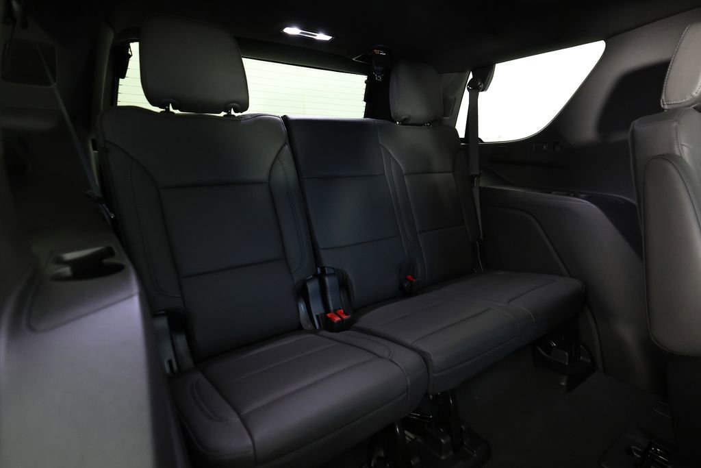 Used 2026 Chevrolet Tahoe Z71 w/ Comfort Package AWD/4WD image 12