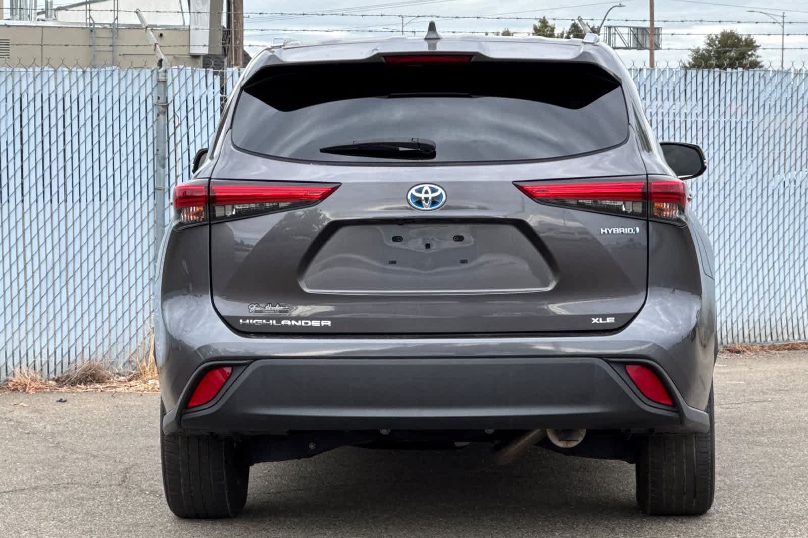 Used 2021 Toyota Highlander XLE FWD image 4