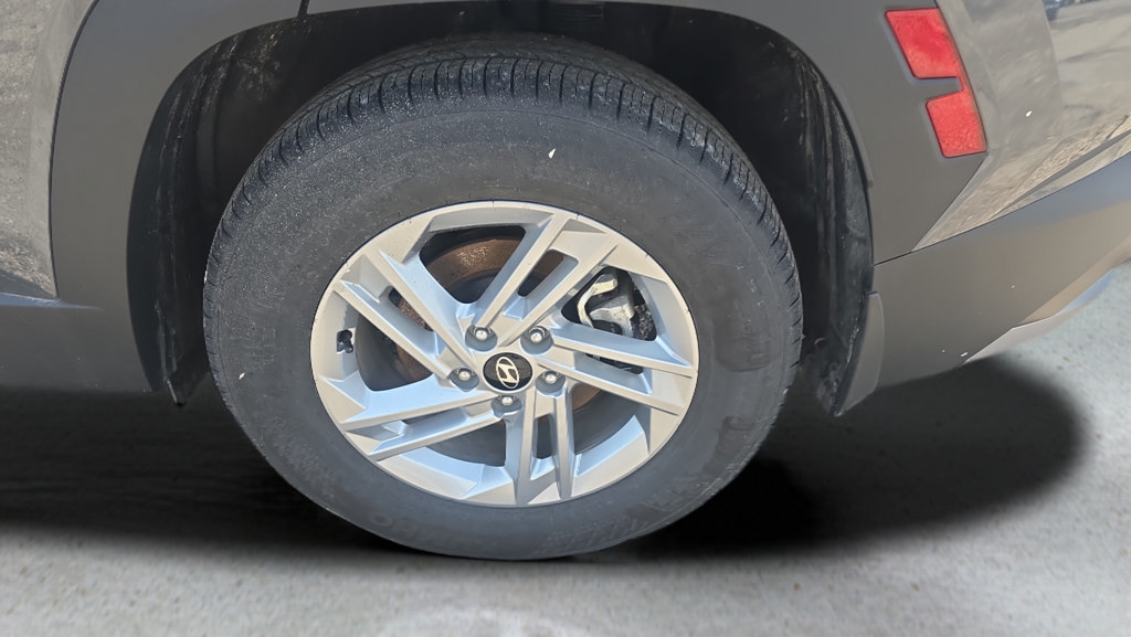 Used 2025 Hyundai Tucson SE FWD image 31