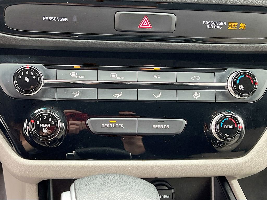 Used 2020 Kia Sedona LX image 15