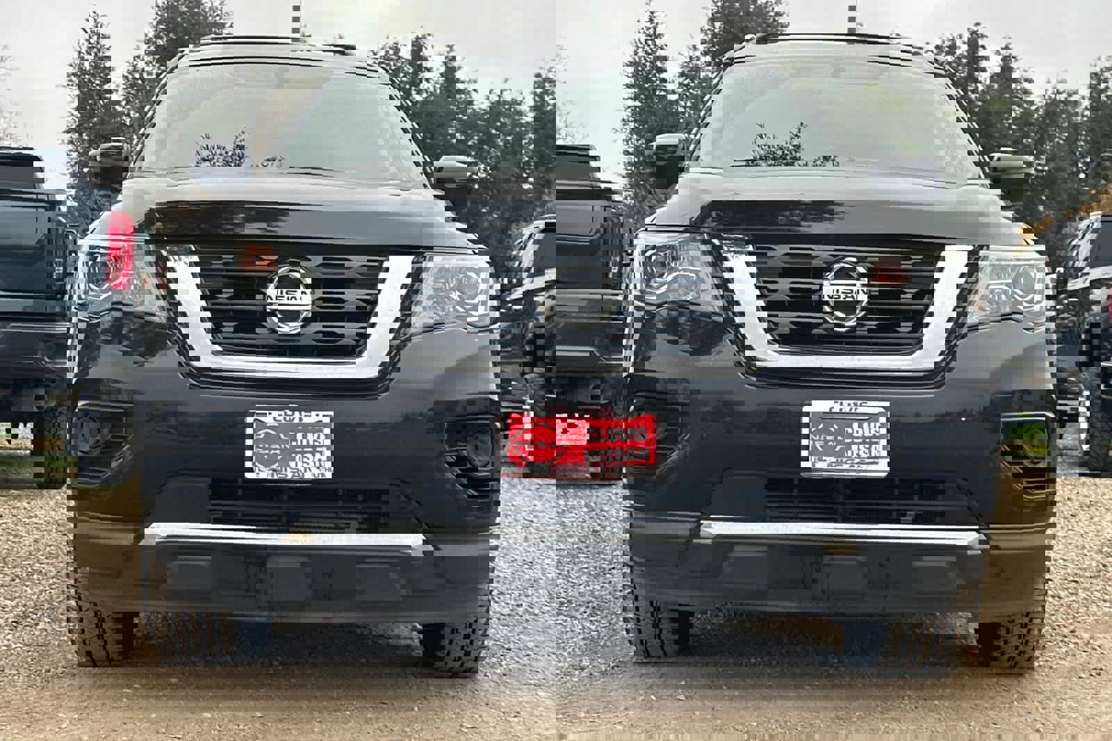 Used 2019 Nissan Pathfinder S image 11