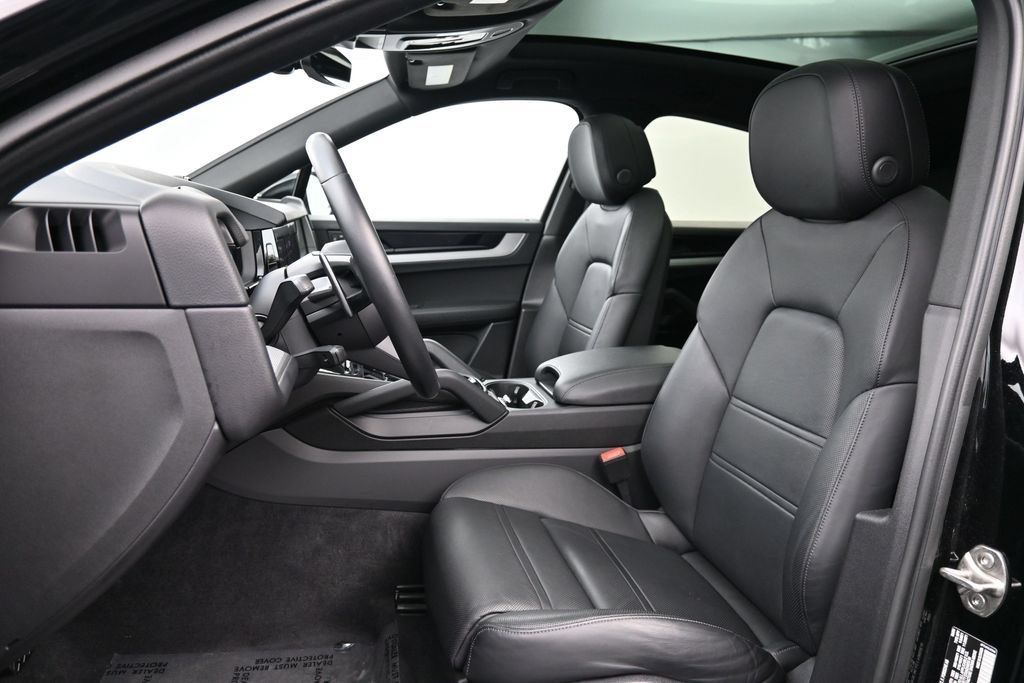 Certified 2024 Porsche Cayenne Coupe AWD/4WD image 5