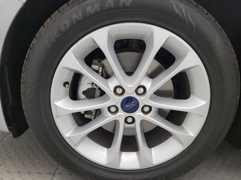 Used 2020 Ford Fusion SE image 31