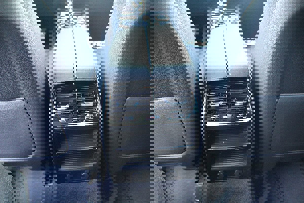 Used 2019 BMW 530i xDrive image 27