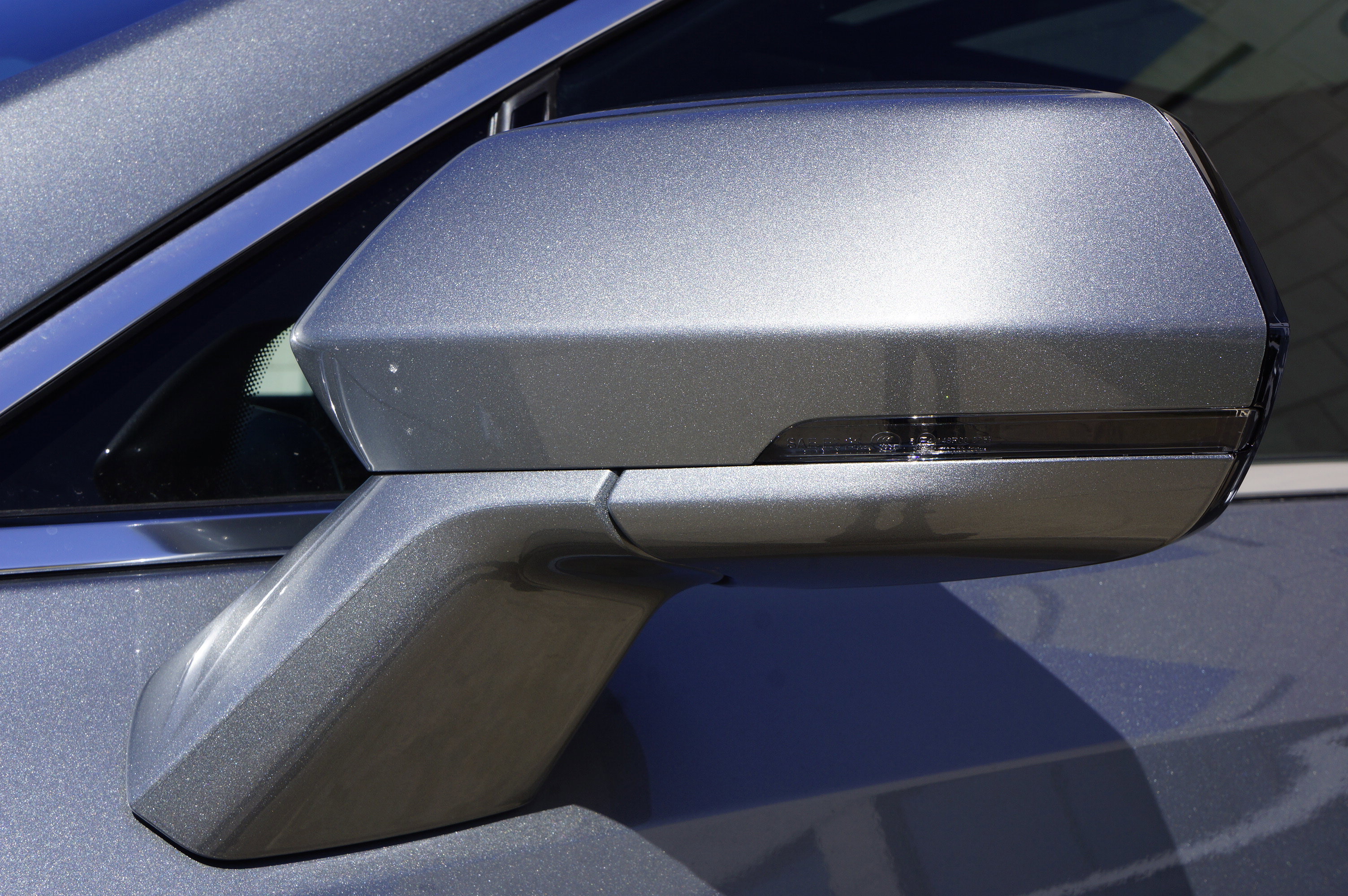 Used 2025 Cadillac XT4 Premium Luxury image 19