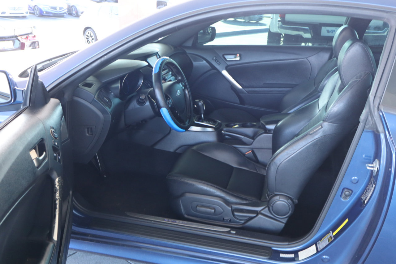 Used 2015 Hyundai Genesis 3.8 image 11