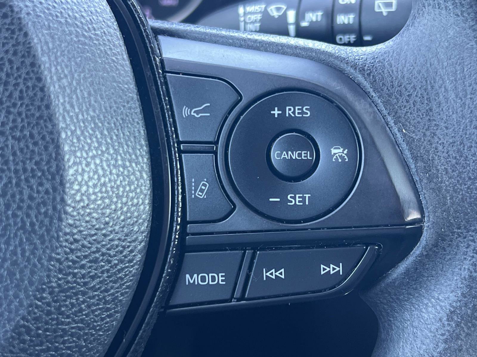 Used 2019 Toyota RAV4 XLE w/ Convenience Package image 10