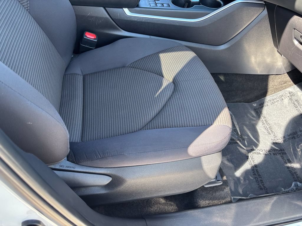 Used 2025 Toyota Highlander LE FWD image 35