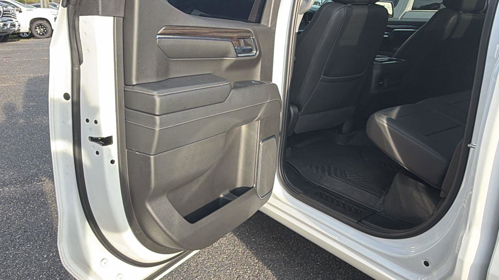 Used 2024 Chevrolet Silverado 1500 LT Trail Boss w/ Convenience Package II AWD/4WD image 18