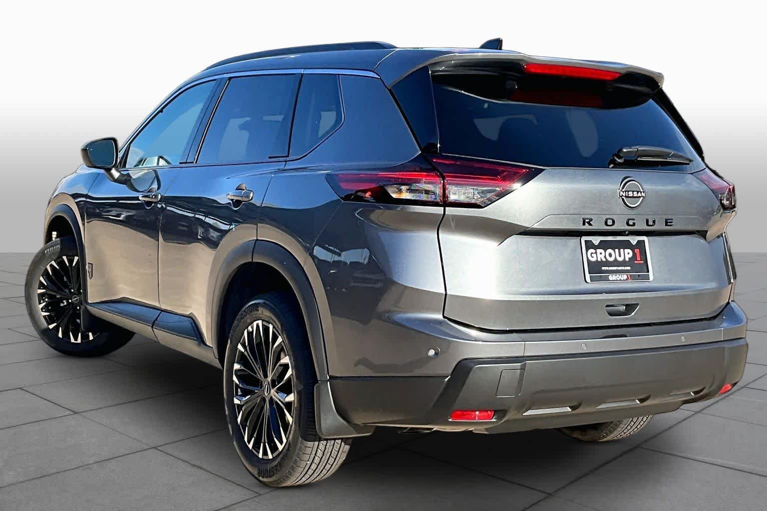 New 2027 Nissan Rogue Dark Armor FWD image 11