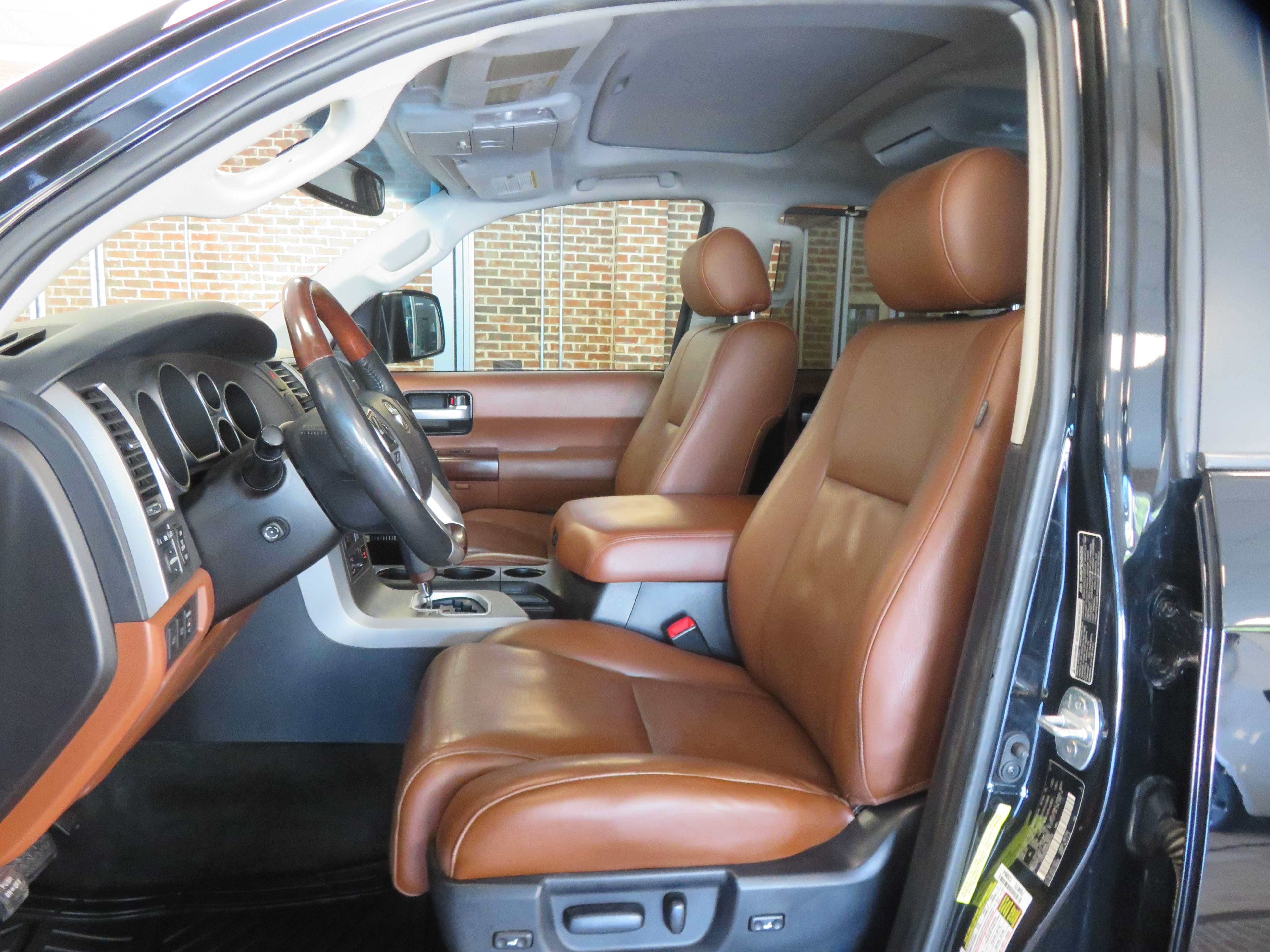 Used 2017 Toyota Sequoia Platinum RWD image 15