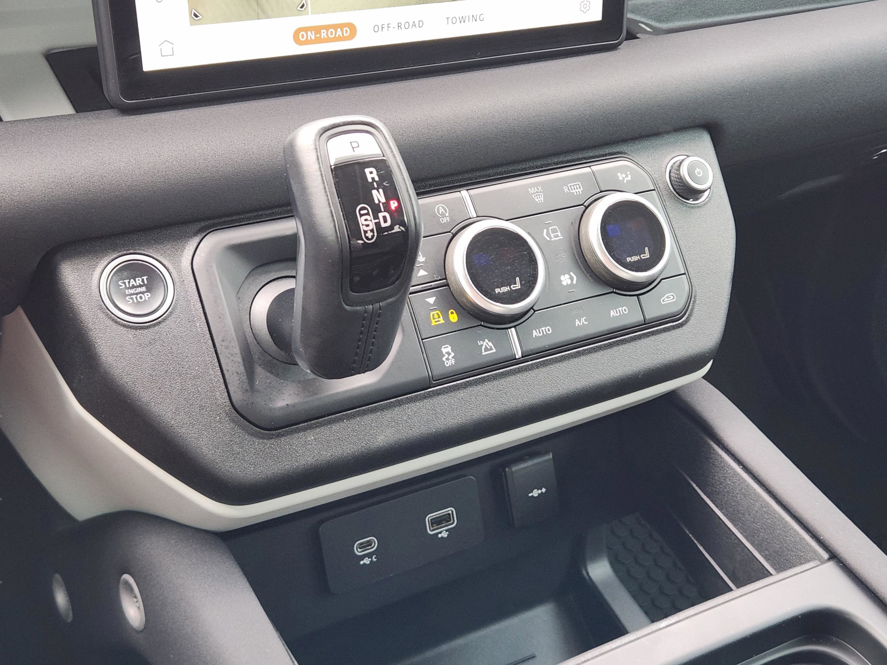 Used 2020 Land Rover Defender 110 First Edition AWD/4WD image 18