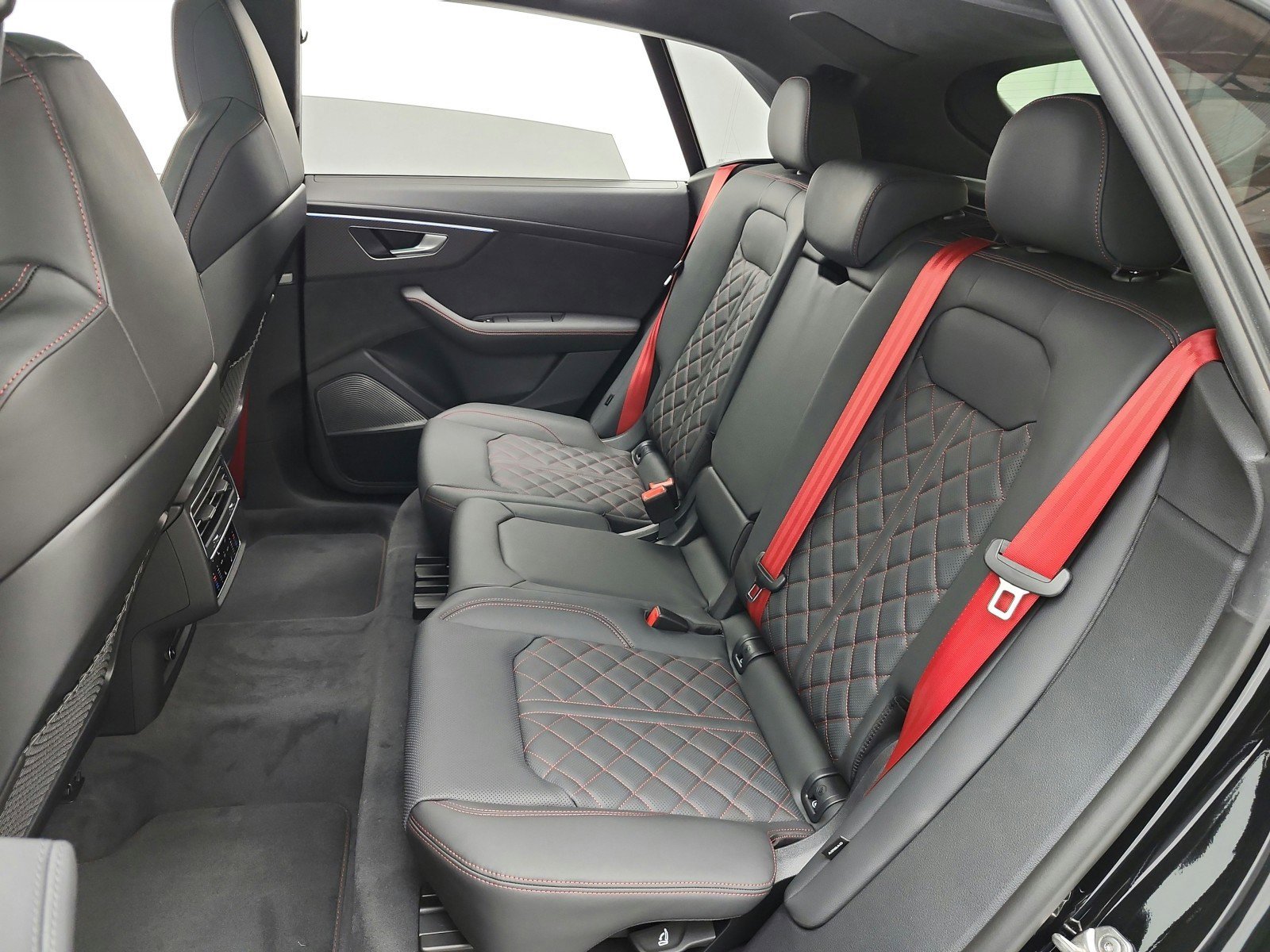 New 2026 Audi SQ8 Prestige image 11