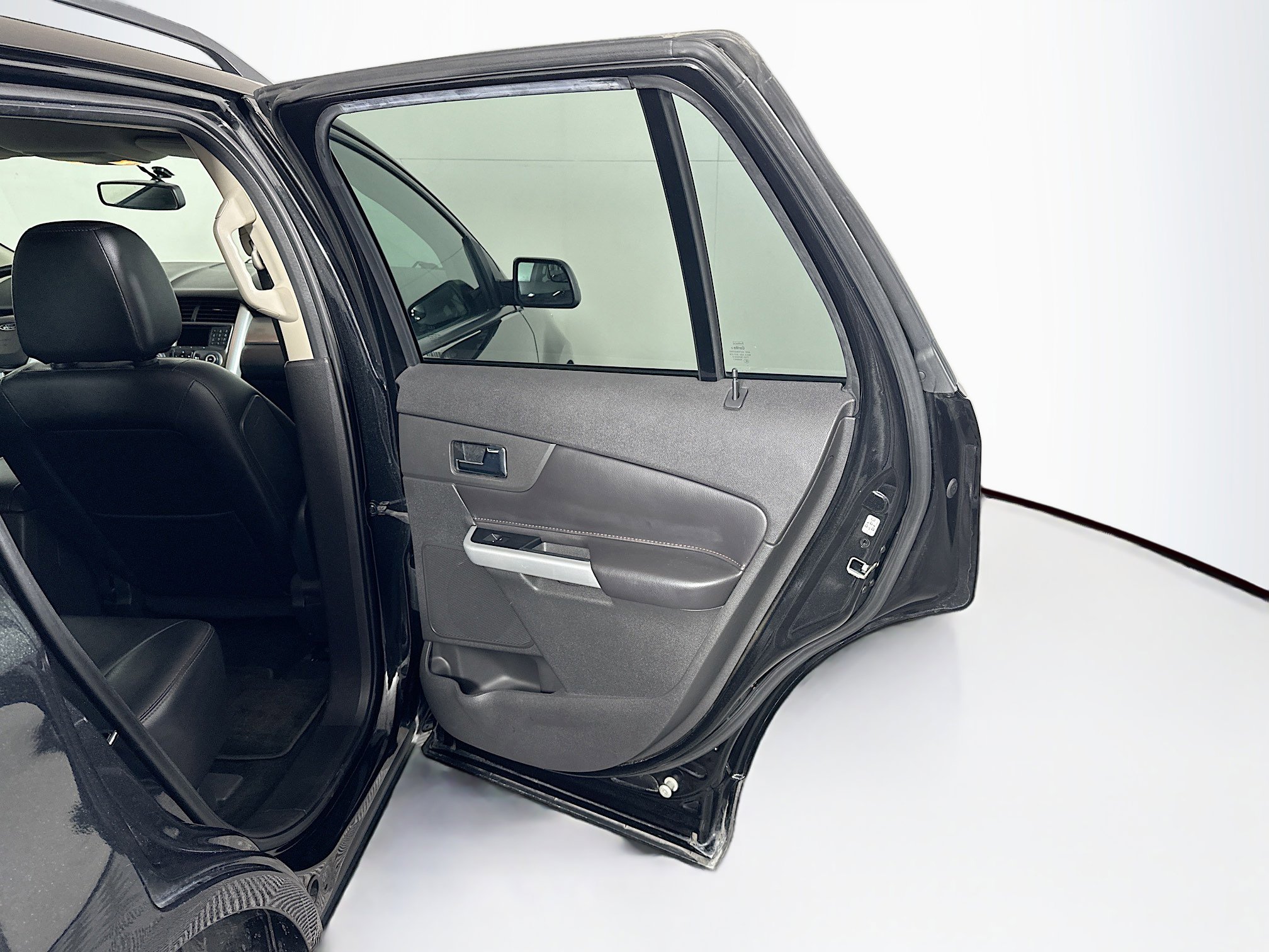 Used 2013 Ford Edge SEL image 28