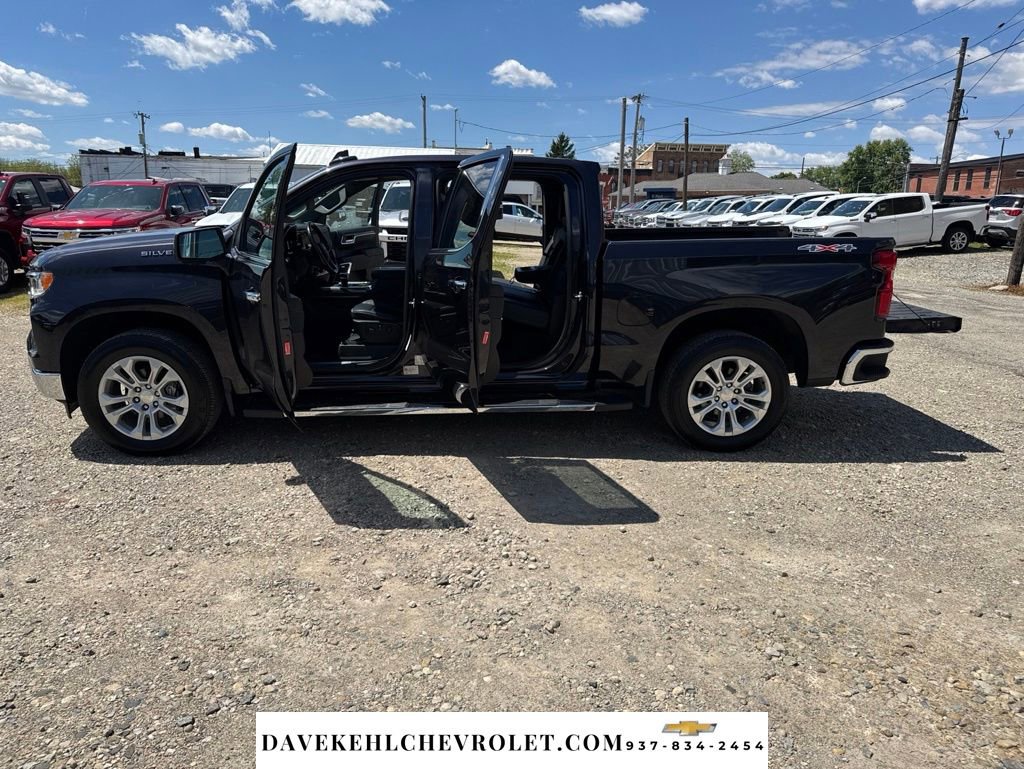 Used 2022 Chevrolet Silverado 1500 LTZ w/ LTZ Premium Package AWD/4WD image 32
