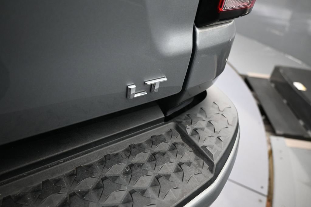 Used 2023 Chevrolet Colorado LT RWD image 40