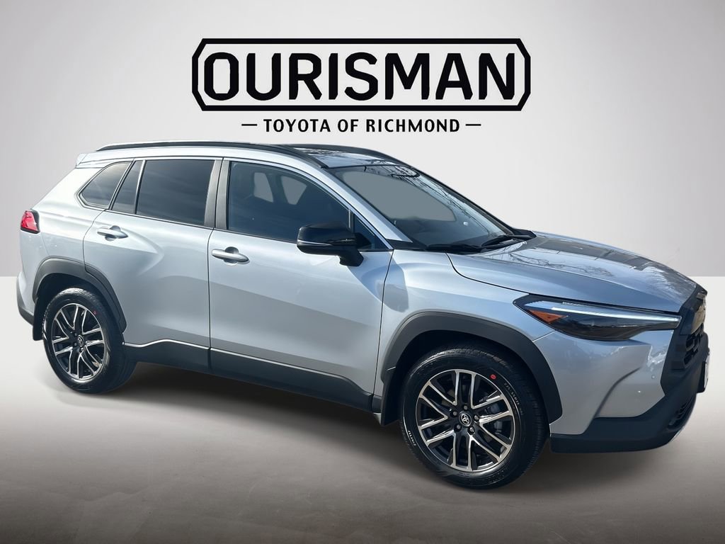 Used 2026 Toyota Corolla Cross XLE w/ Convenience Package image 2