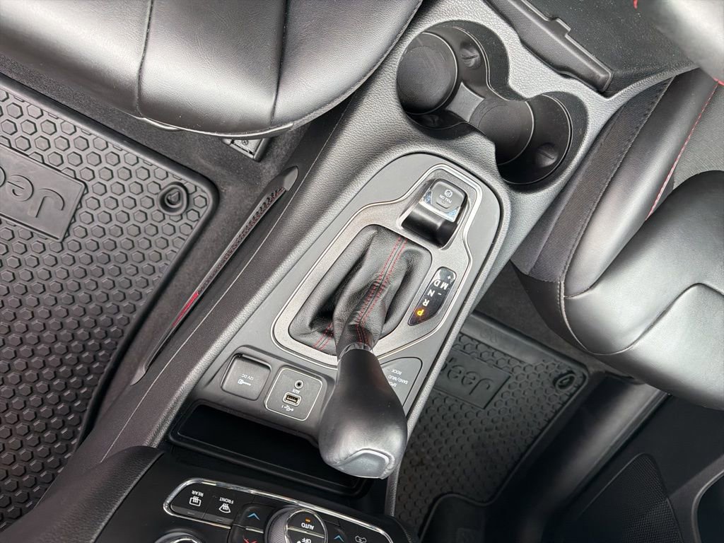 Certified 2022 Jeep Cherokee Trailhawk w/ Trailer Tow Group image 15