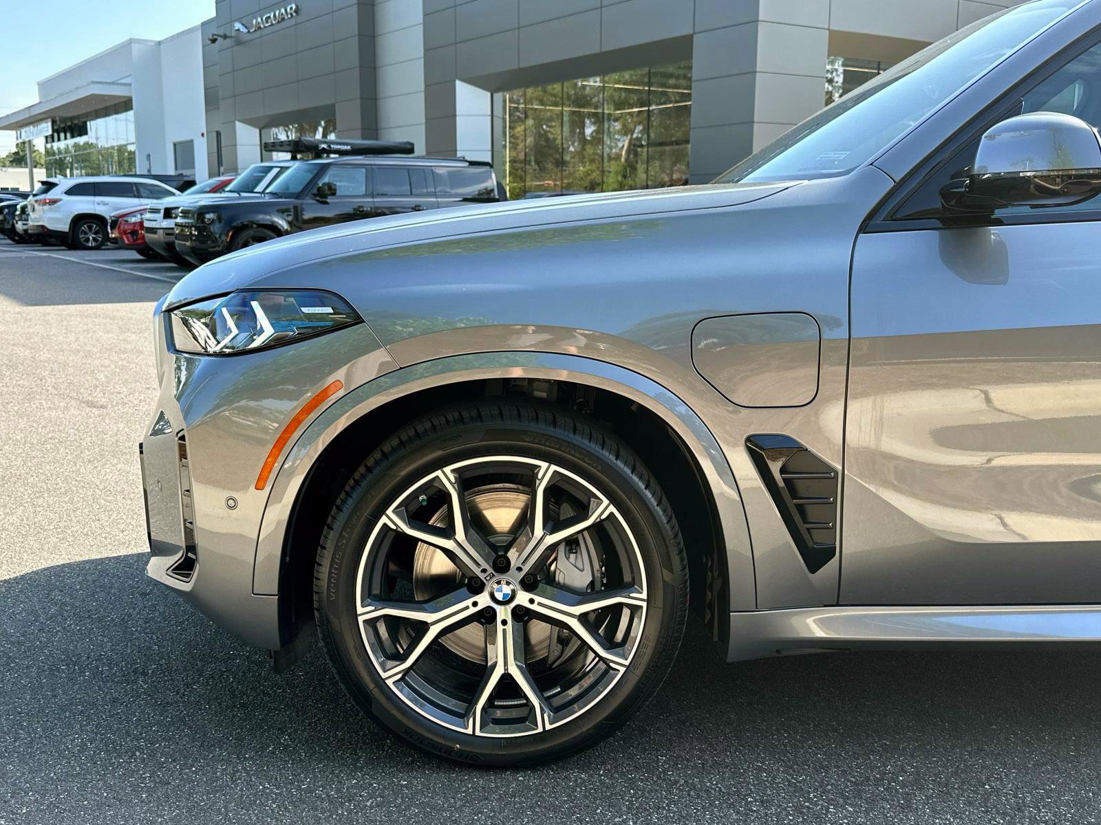 New 2026 BMW X5 xDrive50e w/ M Sport Package image 10