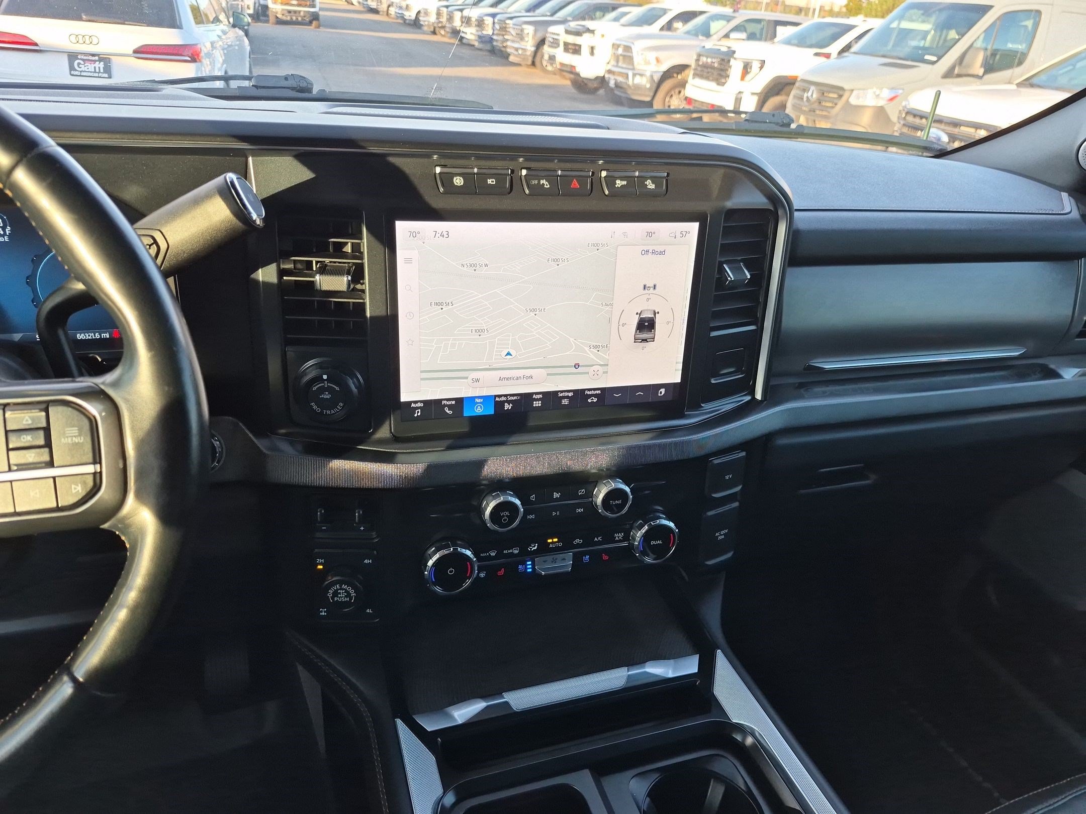 Used 2024 Ford F350 Platinum w/ Tremor Off-Road Package AWD/4WD image 28