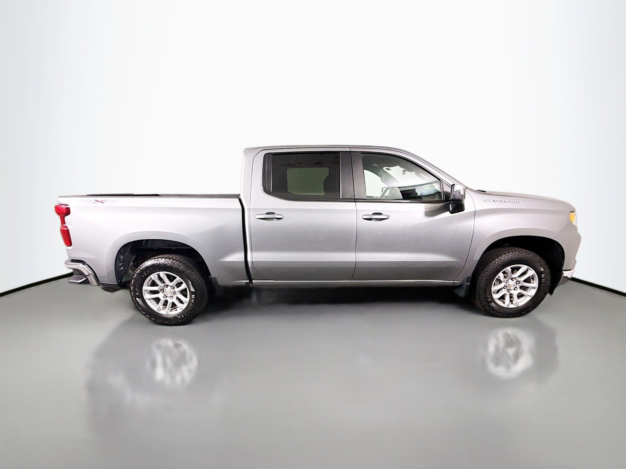 Used 2023 Chevrolet Silverado 1500 LT AWD/4WD image 11