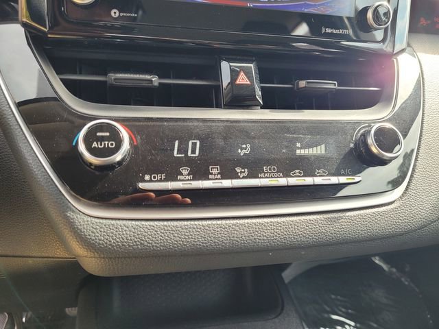 Used 2022 Toyota Corolla LE image 18