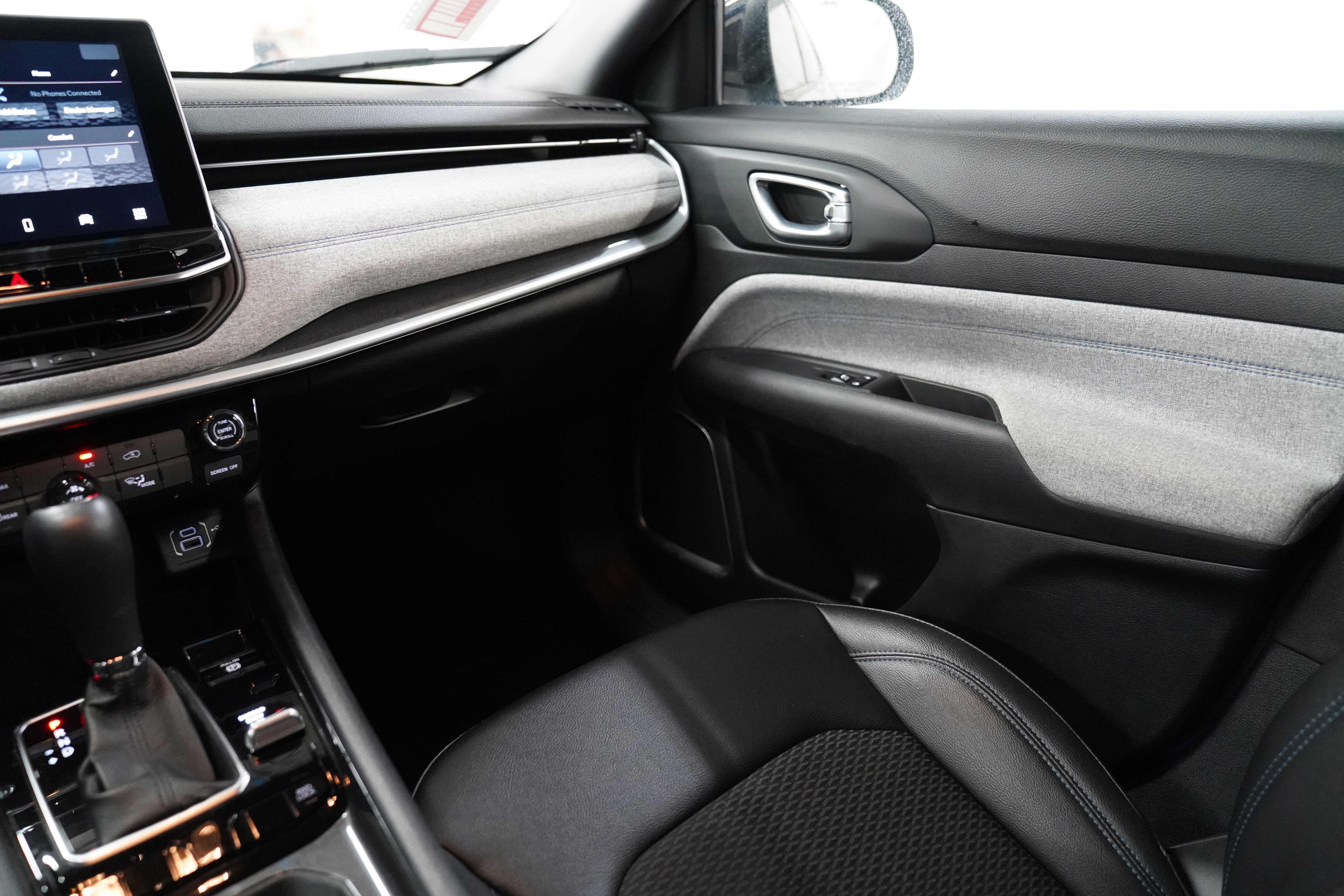 Certified 2024 Jeep Compass Latitude w/ Altitude Special Edition image 13