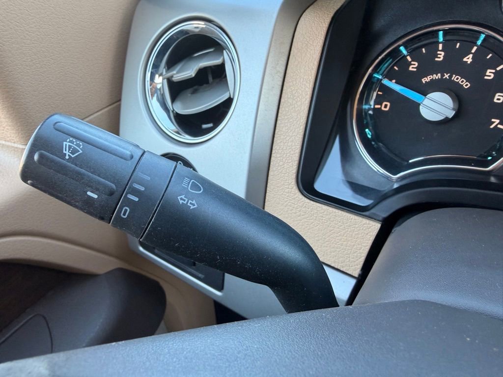 Used 2014 Ford F150 Lariat w/ Lariat Chrome Package image 17