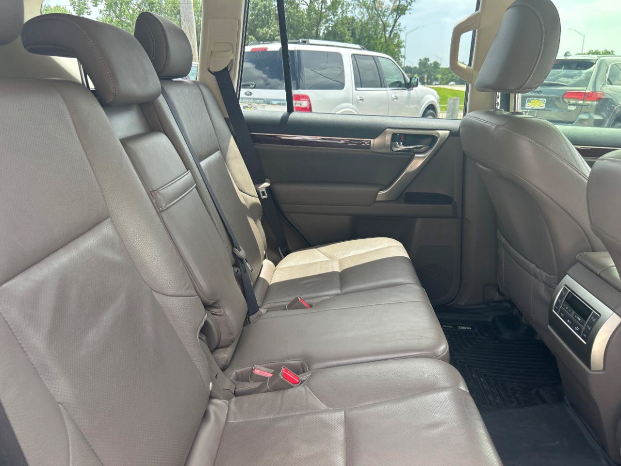 Used 2014 Lexus GX 460 w/ Premium Package AWD/4WD image 26