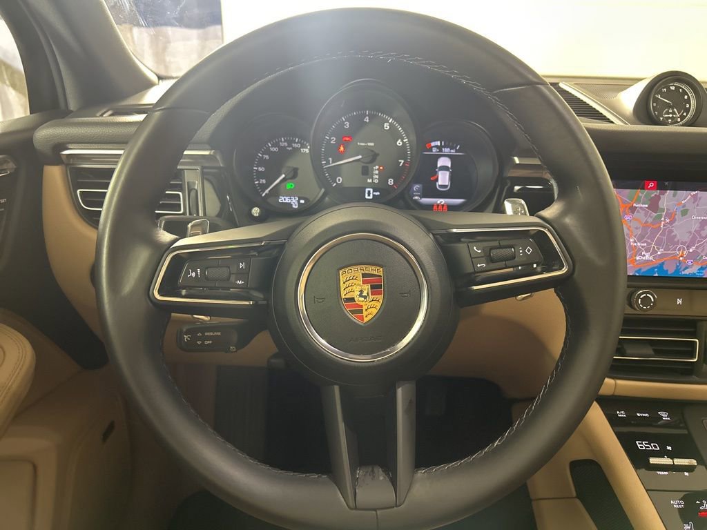 Certified 2022 Porsche Macan image 30