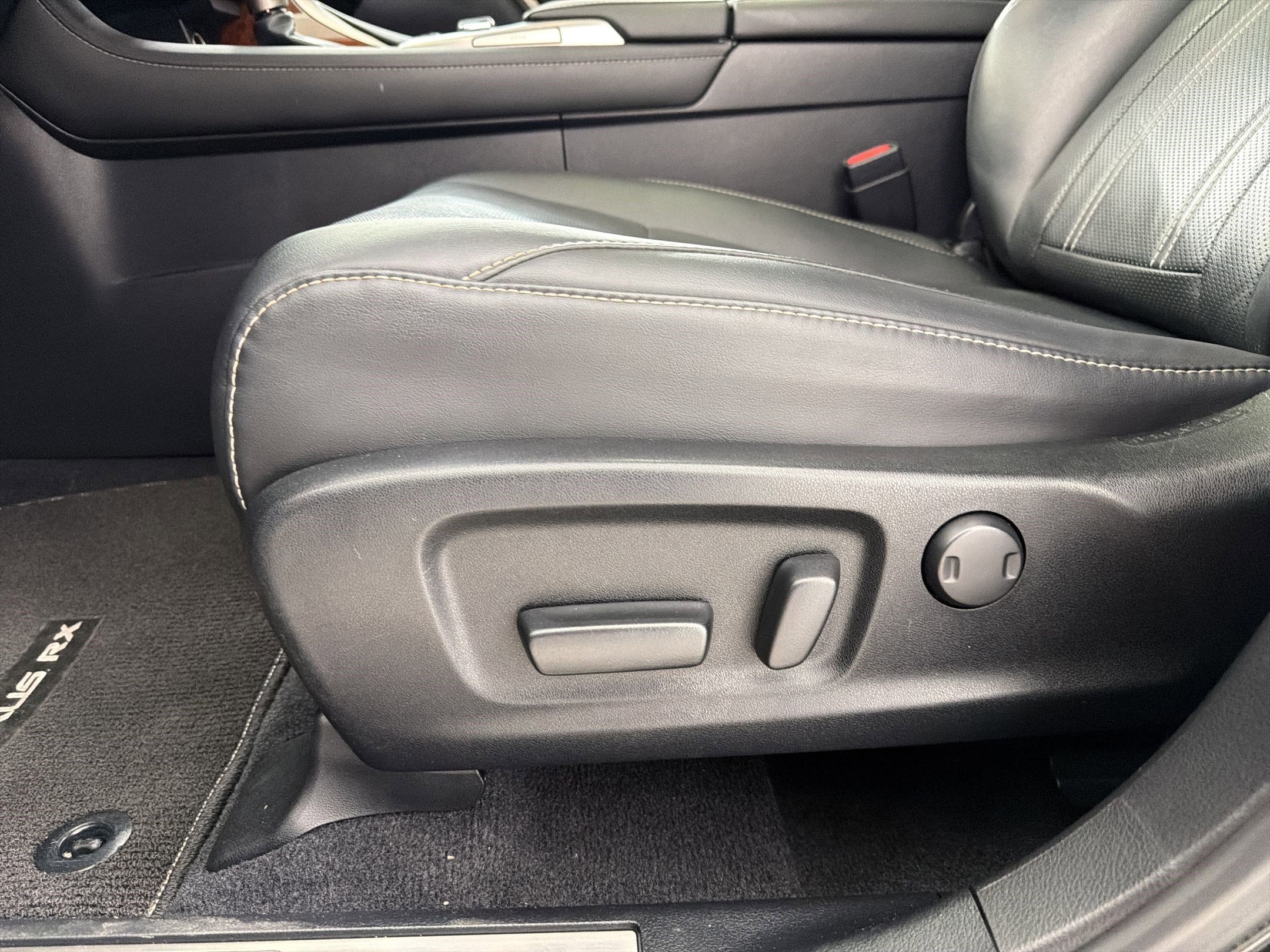 Used 2019 Lexus RX 350L FWD image 13