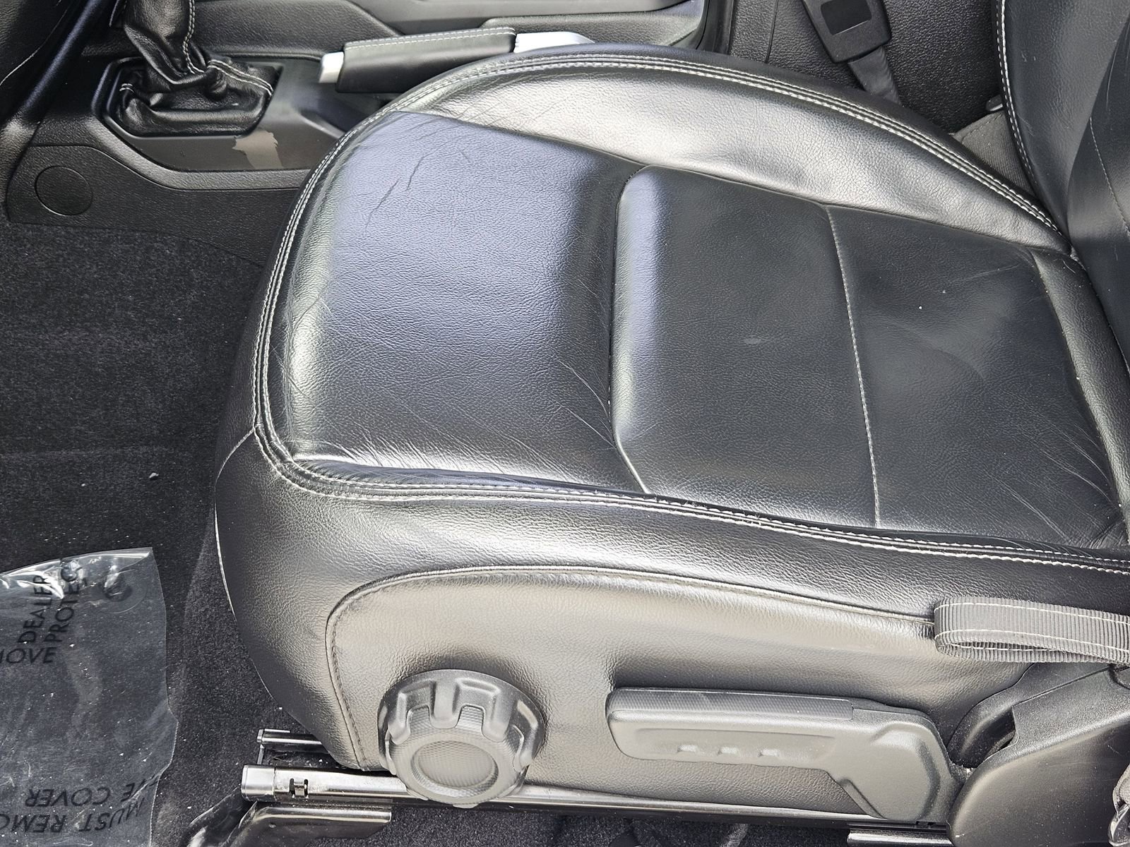 Used 2018 Jeep Wrangler Unlimited Sahara AWD/4WD image 31