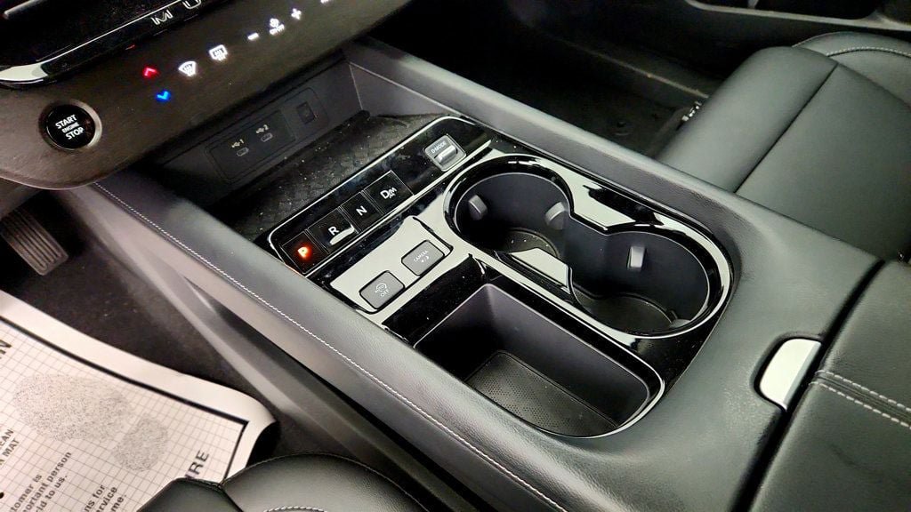 Used 2025 Nissan Murano SV AWD/4WD image 16