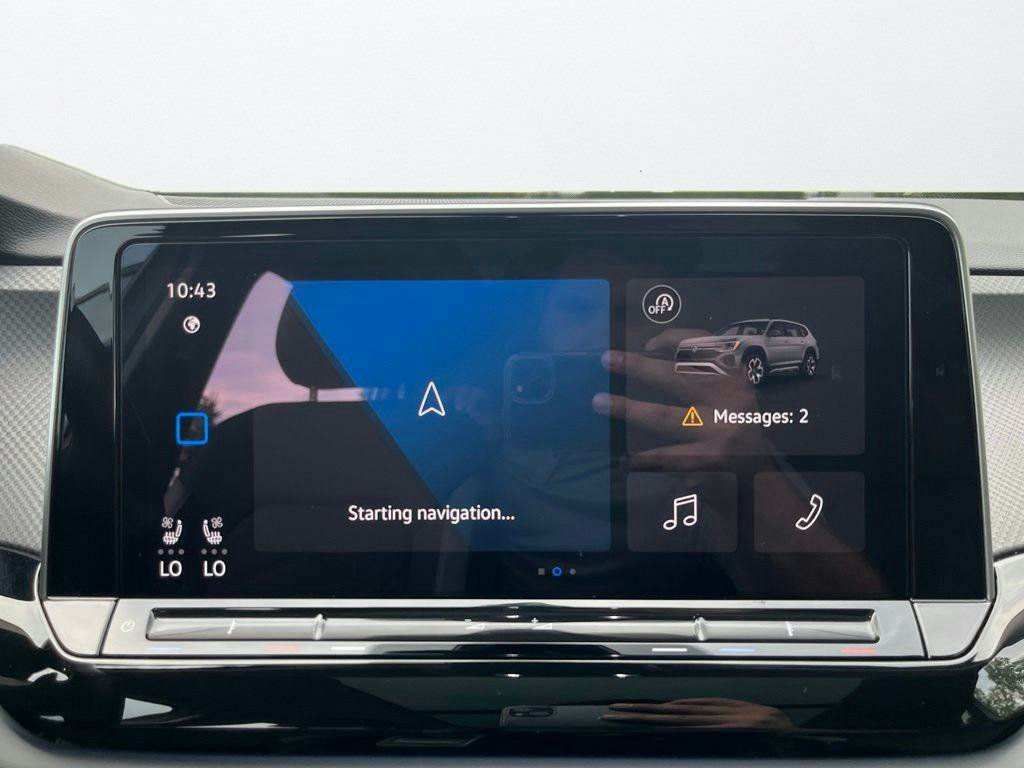 Certified 2024 Volkswagen Atlas Peak Edition SE AWD/4WD image 17