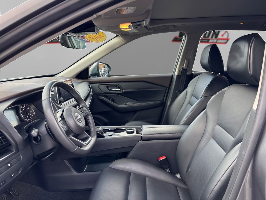 Used 2023 Nissan Rogue SV w/ SV Premium Package image 9