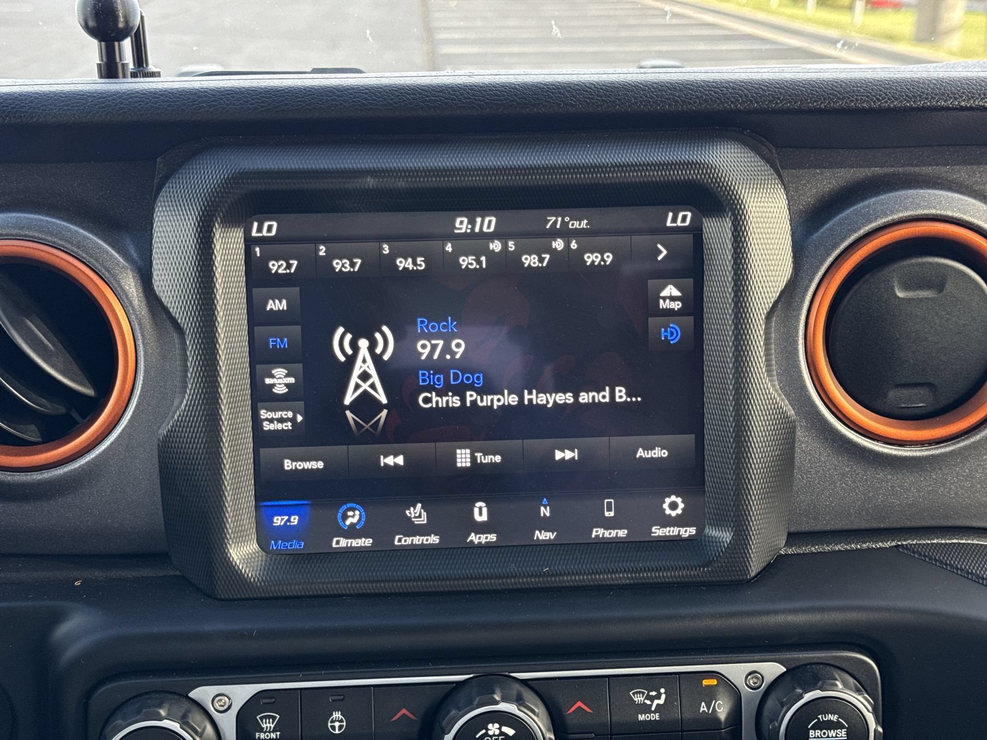 Used 2021 Jeep Gladiator Mojave AWD/4WD image 16