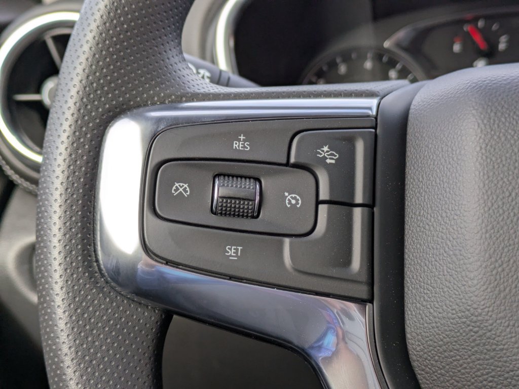 New 2025 Chevrolet Blazer LT w/ Midnight/Sport Edition FWD image 26