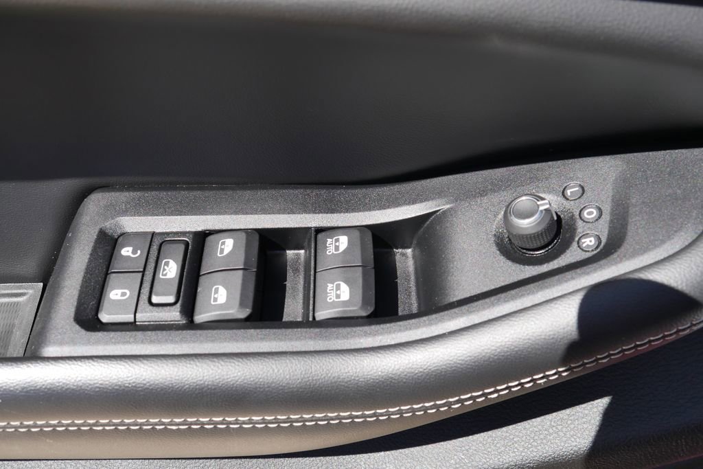 Used 2023 Jeep Grand Cherokee Limited image 31