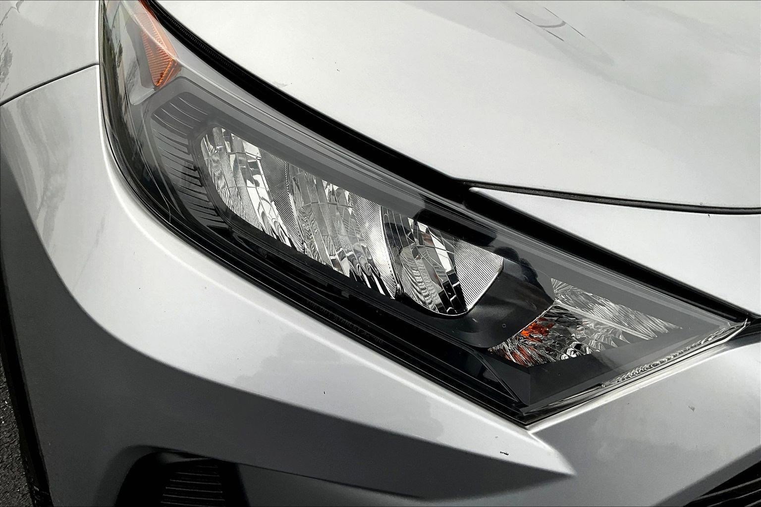 Used 2021 Toyota RAV4 LE image 33