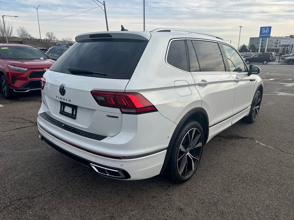 Used 2022 Volkswagen Tiguan SEL R-Line image 9