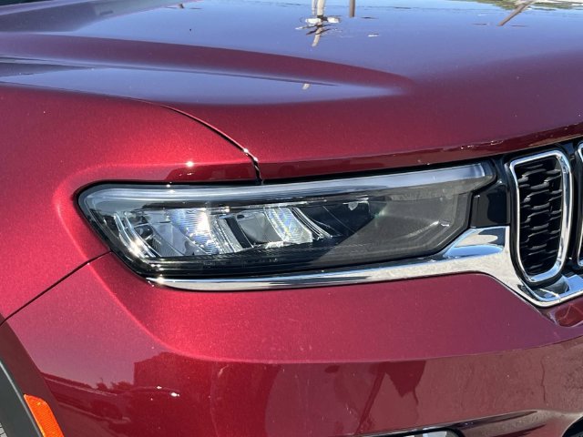 Certified 2025 Jeep Grand Cherokee Limited w/ Luxury Tech Group II RWD image 10