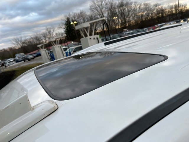 Used 2017 Cadillac Escalade Premium Luxury image 8