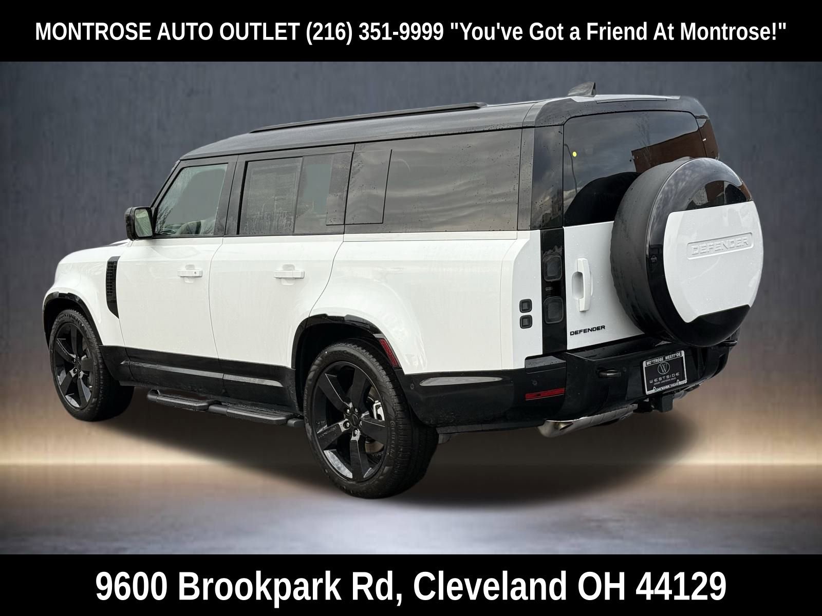 New 2026 Land Rover Defender 130 X-Dynamic SE image 3