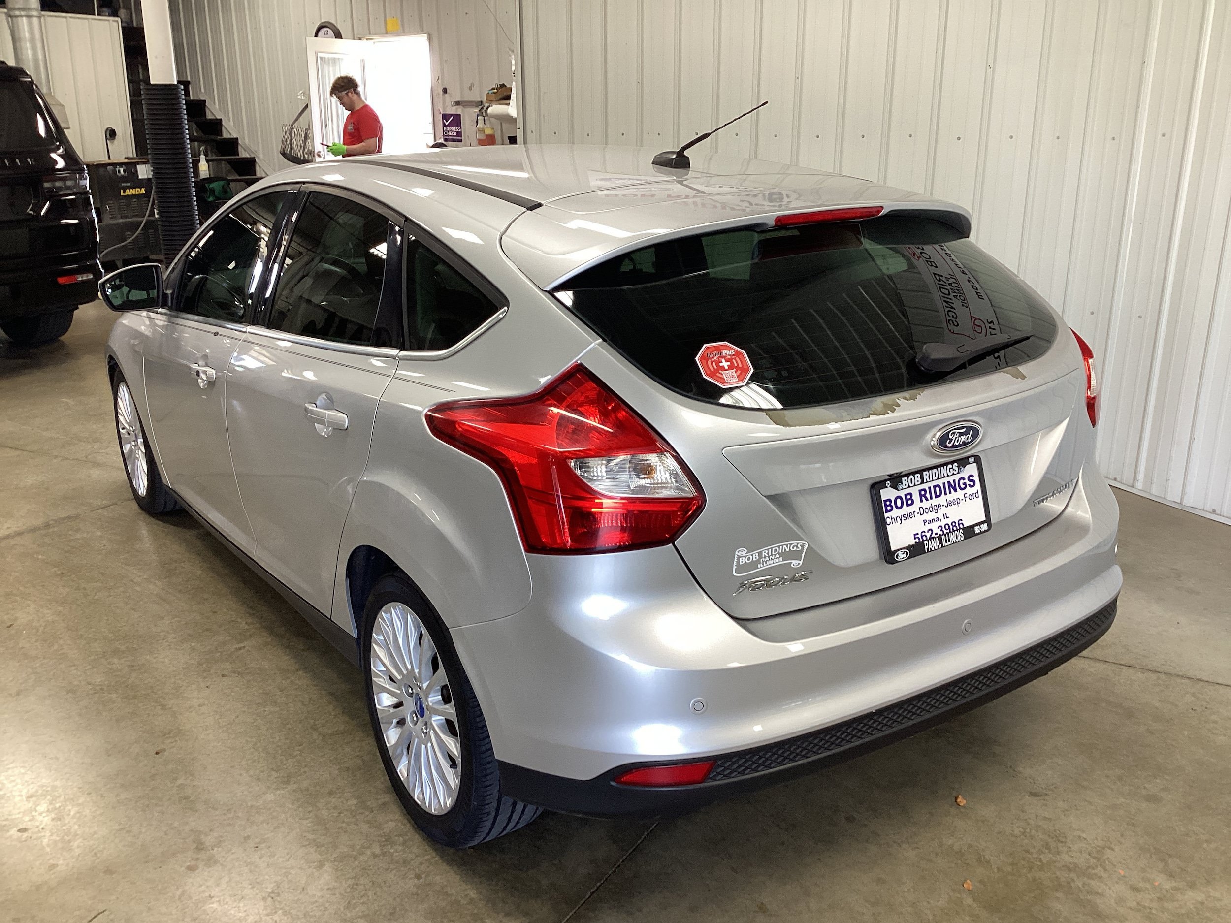 Used 2012 Ford Focus Titanium FWD image 3