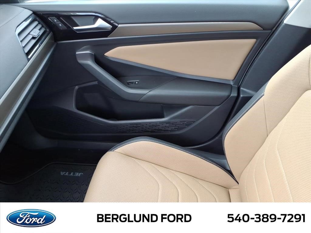 Used 2021 Volkswagen Jetta SEL Premium FWD image 34